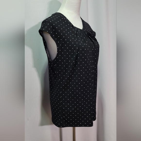 Liz Claiborne Women's Black Polka Dot Pleated Sleeveless Blouse Size Small EUC - Picture 4 of 7